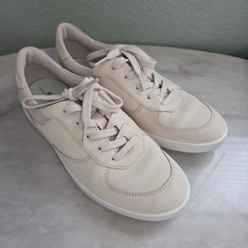ECCO Women's Leisure Retro Lace Up Comfort Sneaker Size EU 38 US7-7.5